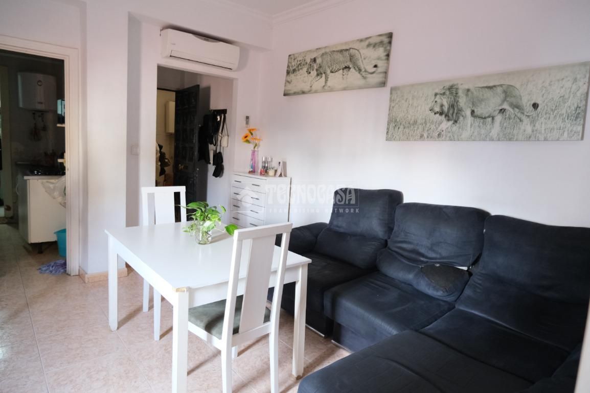 Sala de estar de Piso en venta en  Sevilla Capital