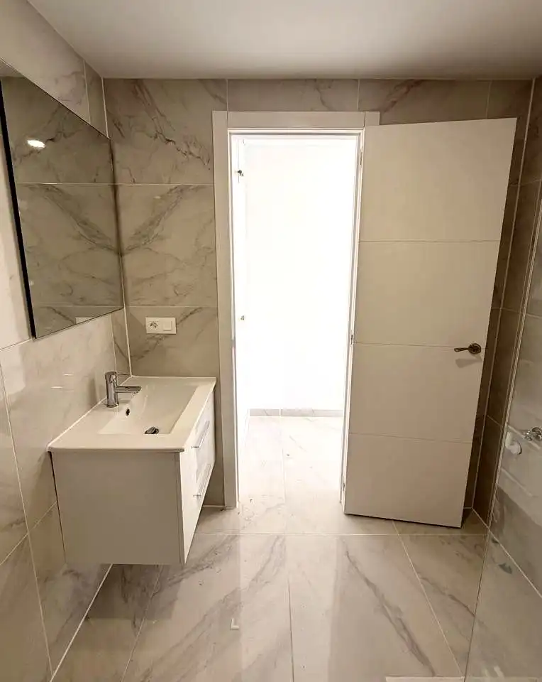Bany de Estudi en venda en Adeje amb Moblat