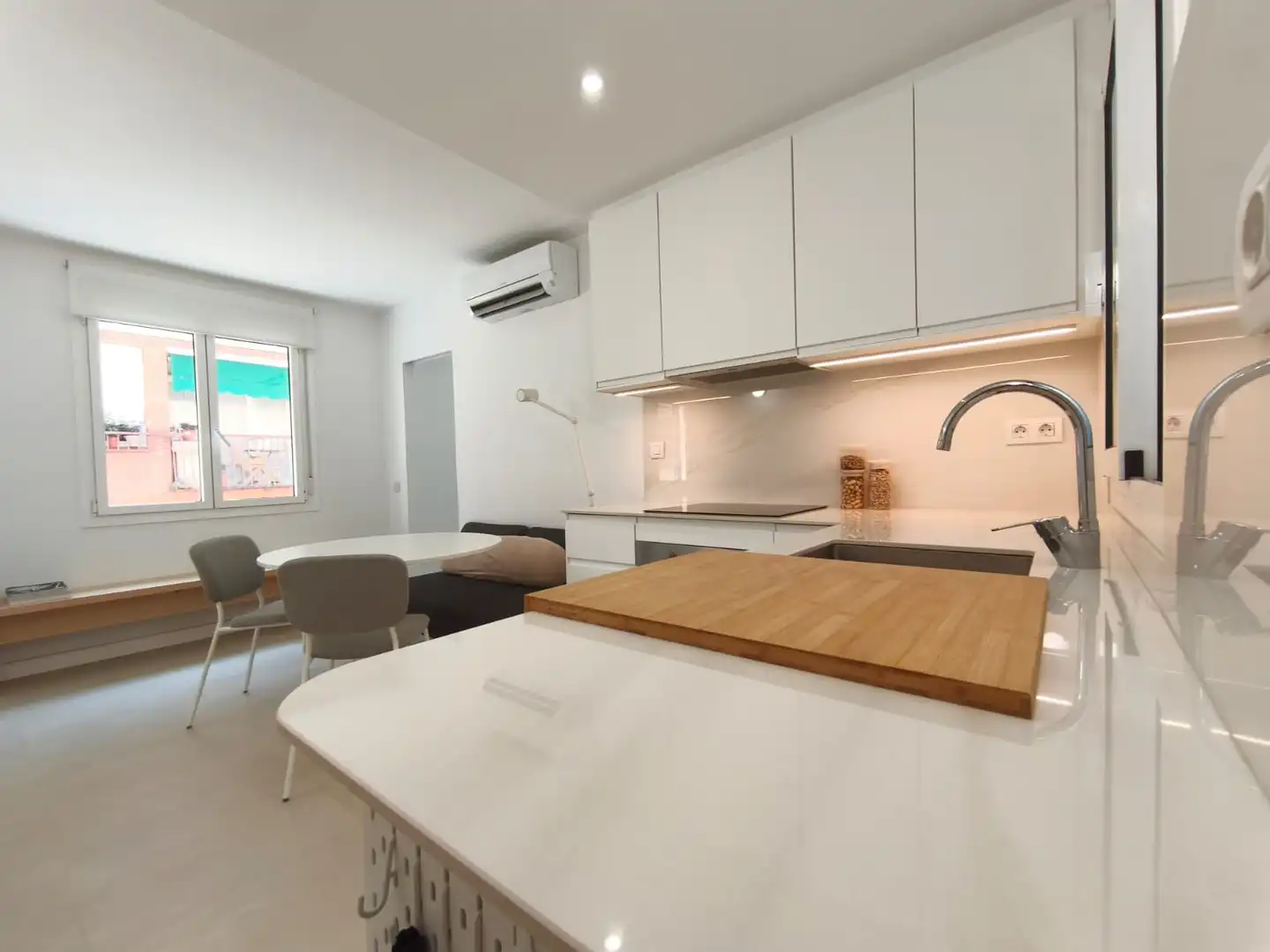Kitchen of Flat for sale in Barcelona  with Air Conditioner