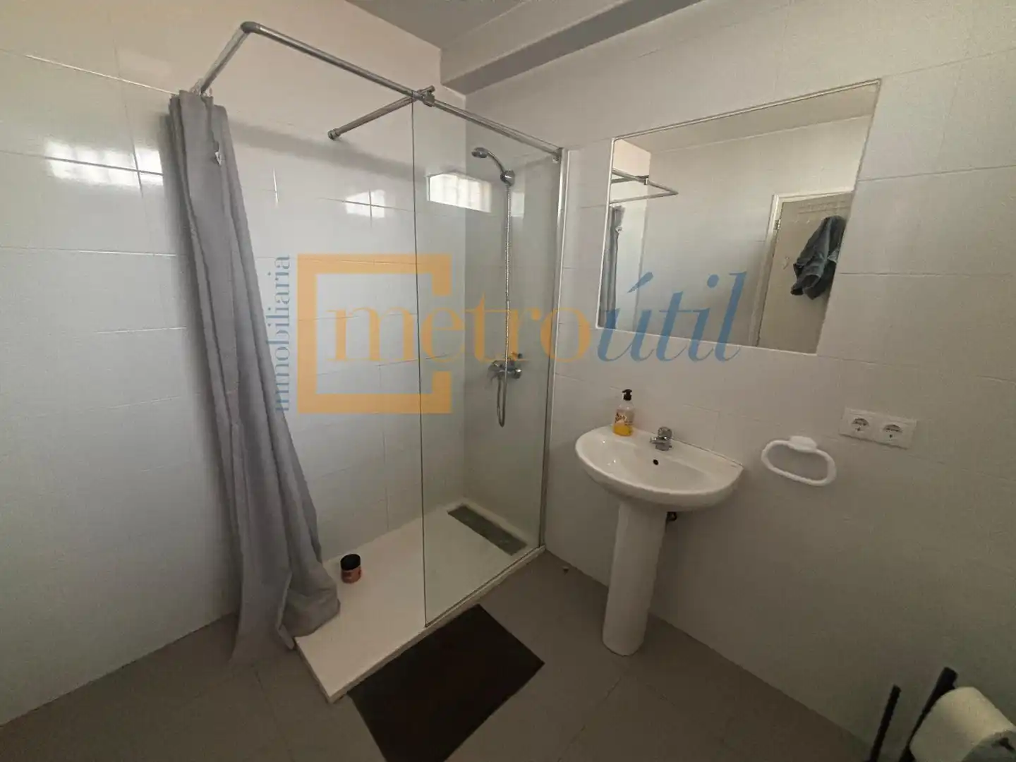 Bathroom of Attic for rent in Salamanca  with Heating, Terrace and Furnished