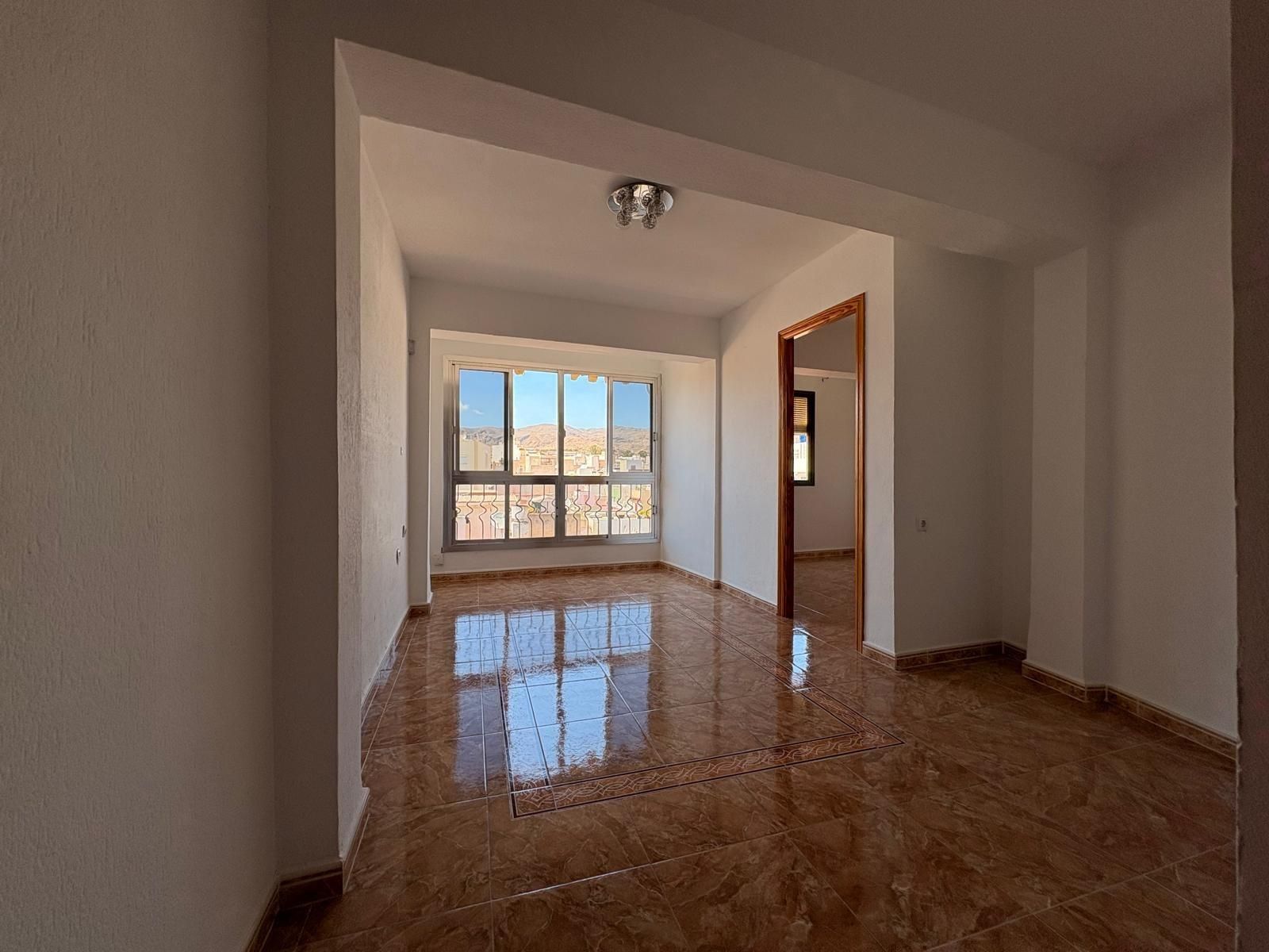 Piso de alquiler en  Almería Capital