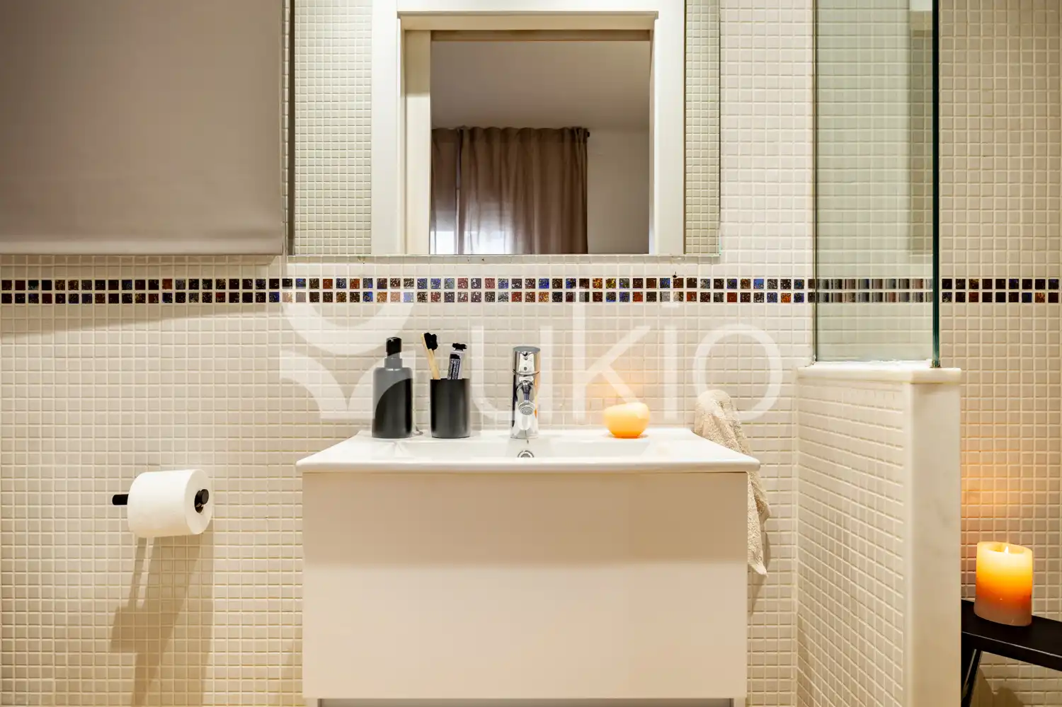 Badezimmer von Dachboden zur Miete in Barcelona mit Klimaanlage, Terrasse und Möbliert