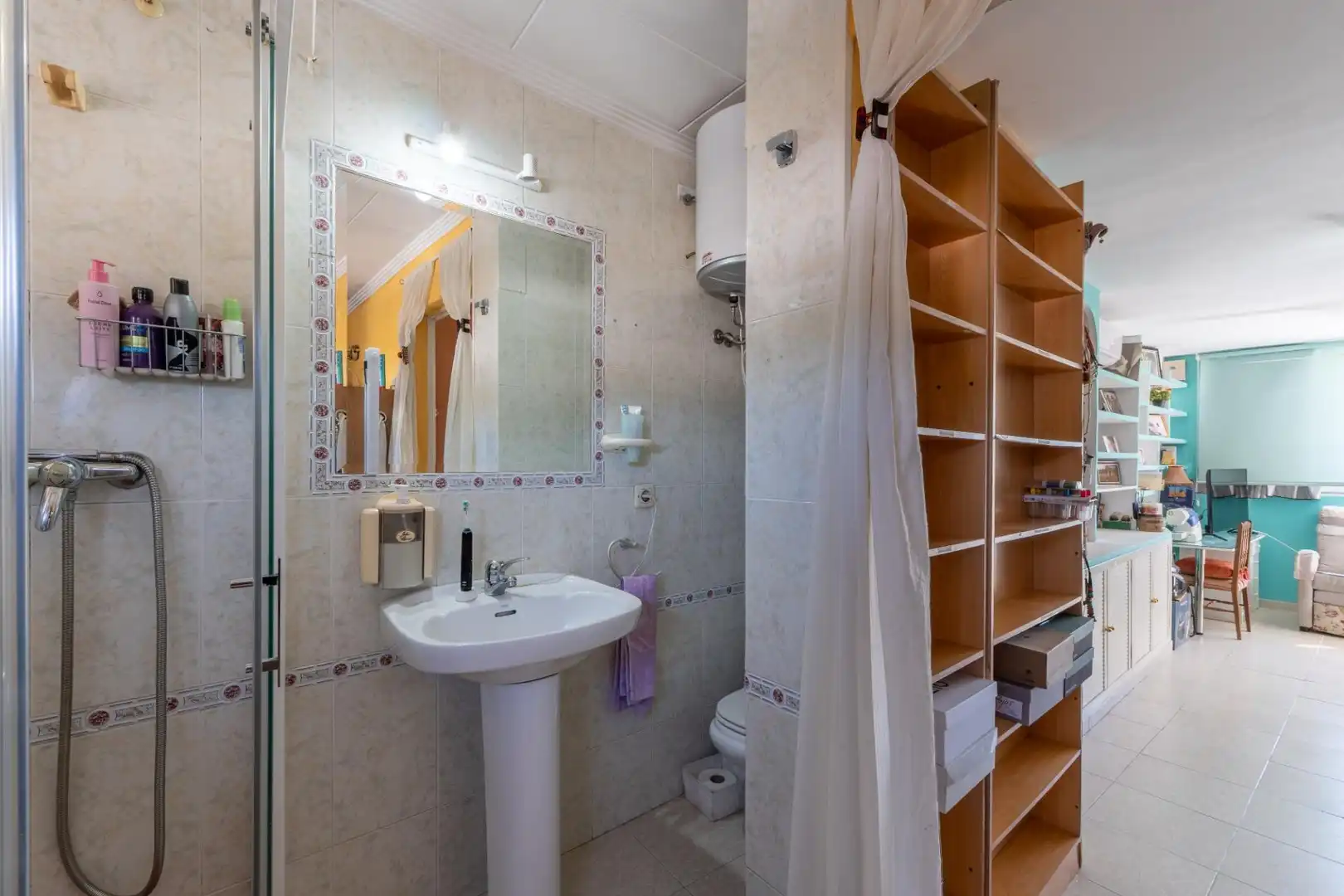 Bathroom of Detached homes for sale in Córdoba  with Air Conditioner, Heating and Storage room