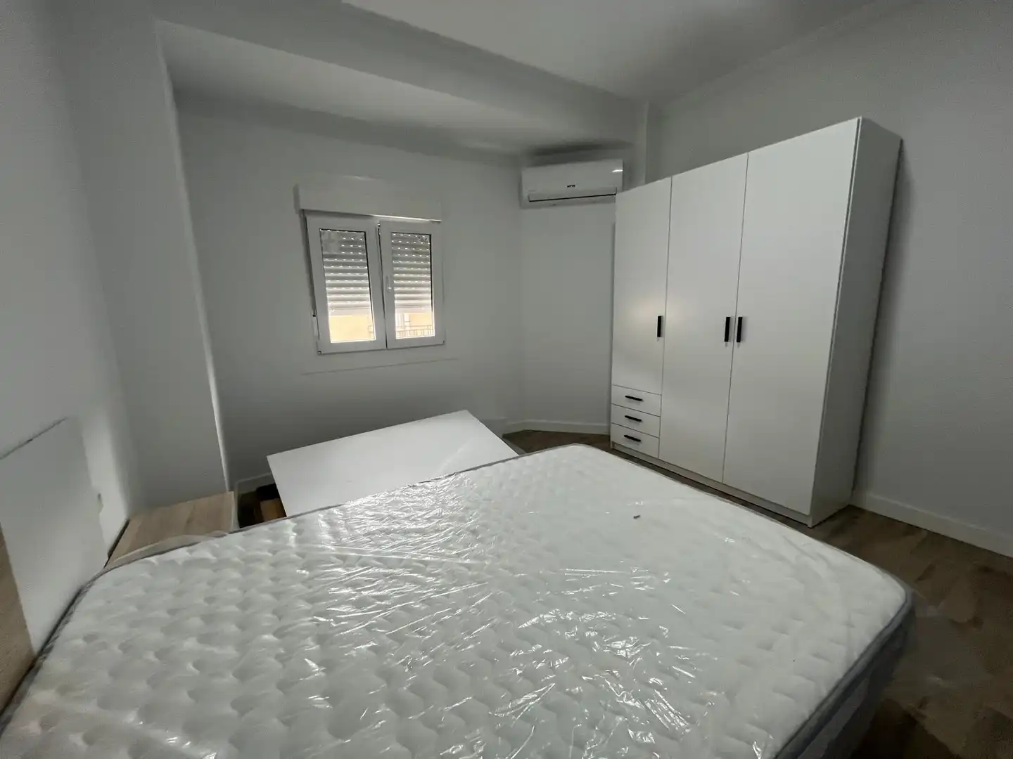 Bedroom of Flat for sale in Tomelloso  with Air Conditioner, Furnished and Balcony