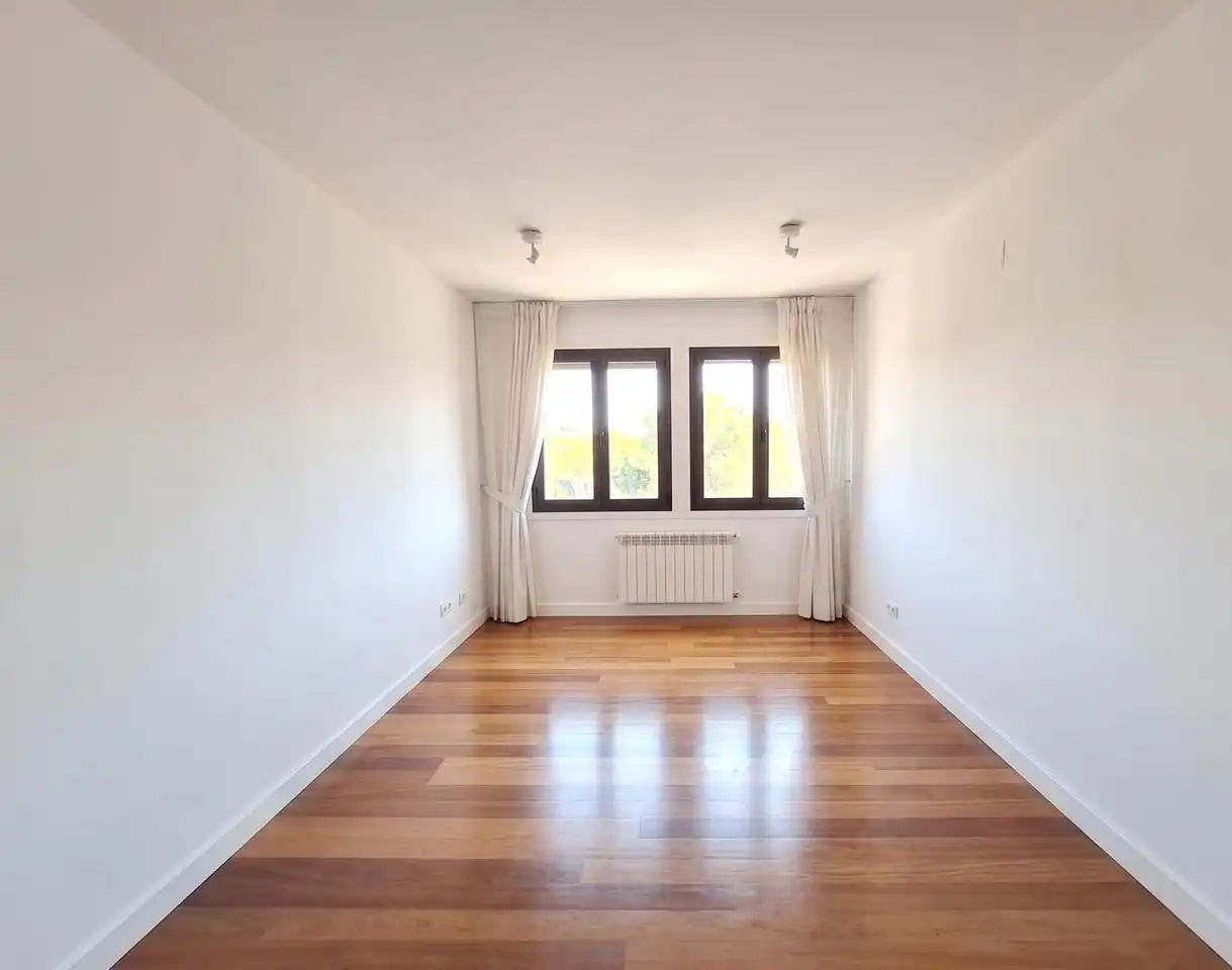 Habitación de Piso en venta en Madrid con Parquet, Trastero y Piscina comunitaria