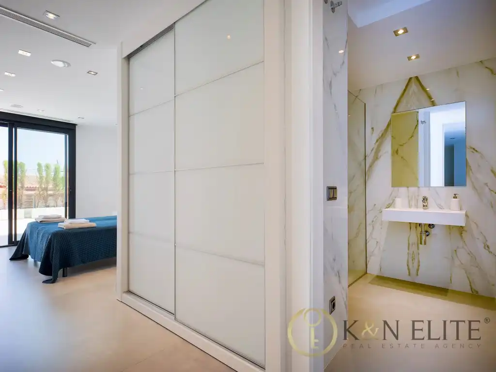 Habitación de Dúplex en venta en Benidorm con Aire acondicionado y Piscina