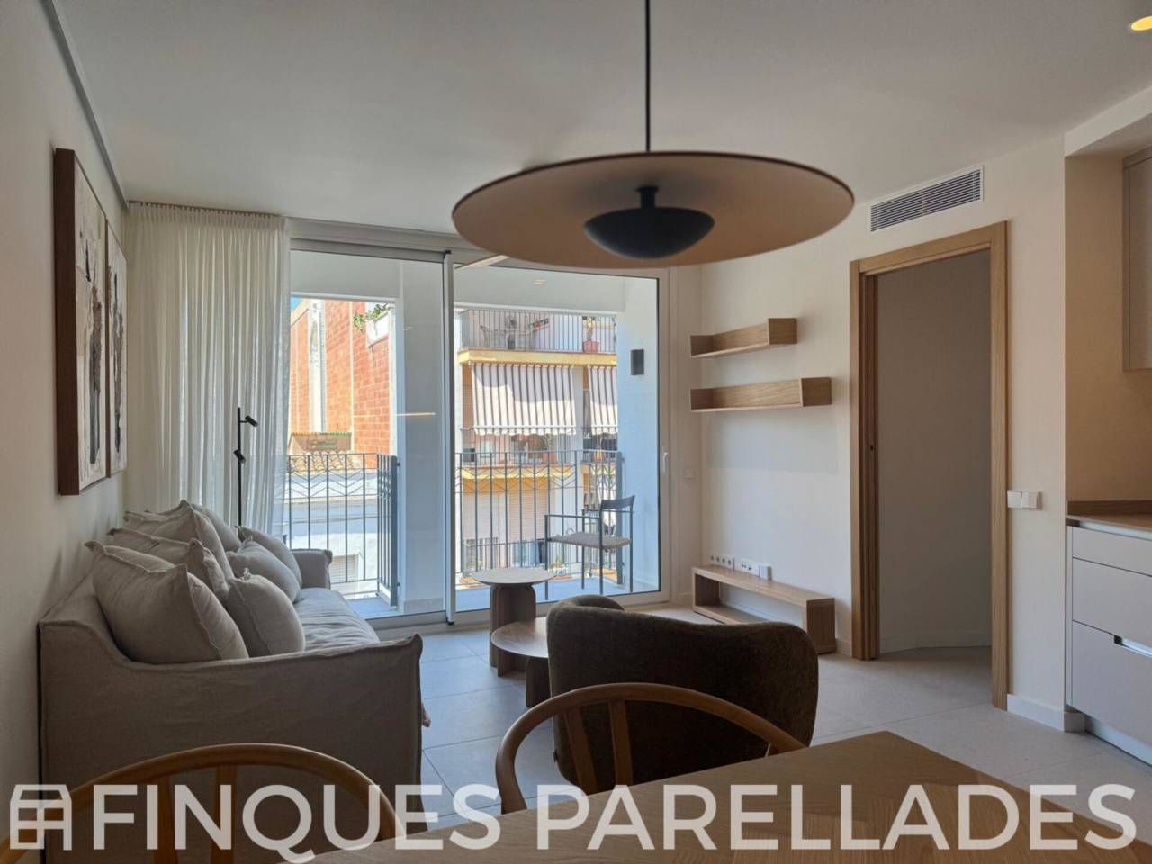 Sala d'estar de Pis de lloguer en Sitges amb Aire condicionat, Calefacció i Terrassa