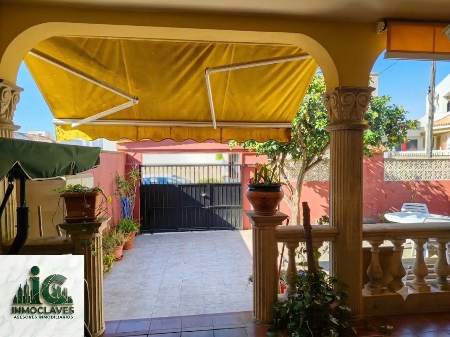 Terrace of Detached homes for sale in Algeciras  with Private garden and Terrace