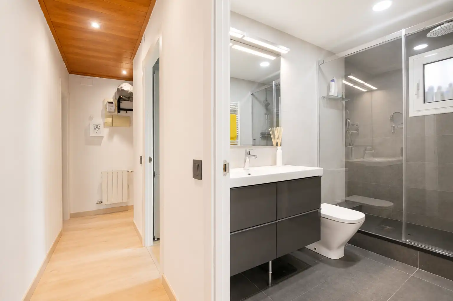 Baño de Piso en venta en Santa Coloma de Gramenet con Aire acondicionado, Calefacción y Terraza