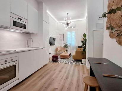 Living room of Flat to rent in  Madrid Capital  with Air Conditioner, Heating and Washing machine