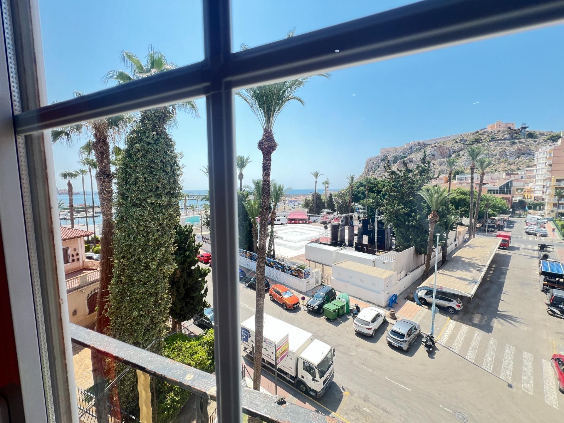 Vista exterior de Àtic en venda en Águilas