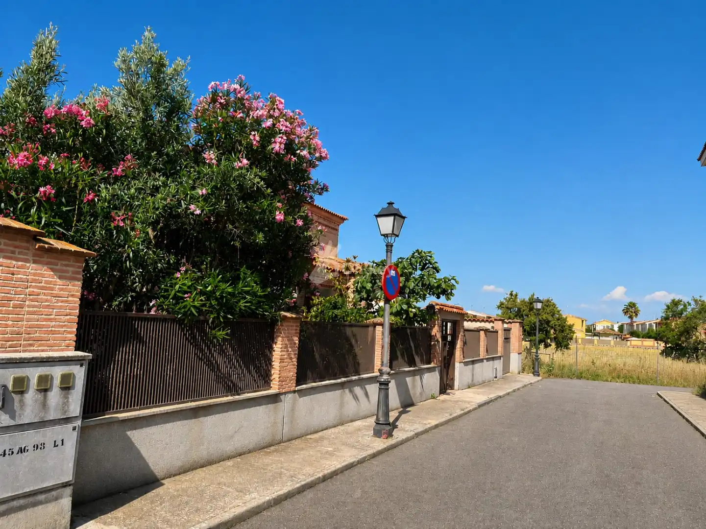 Vista exterior de Casa o chalet en venta en Cedillo del Condado con Aire acondicionado, Calefacción y Piscina