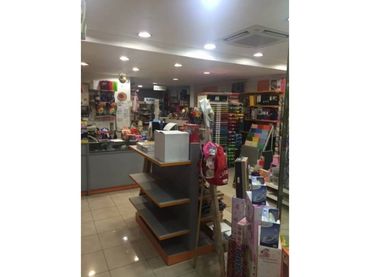 Locale commerciale in vendita a Carrer de Marinel·lo Bosch