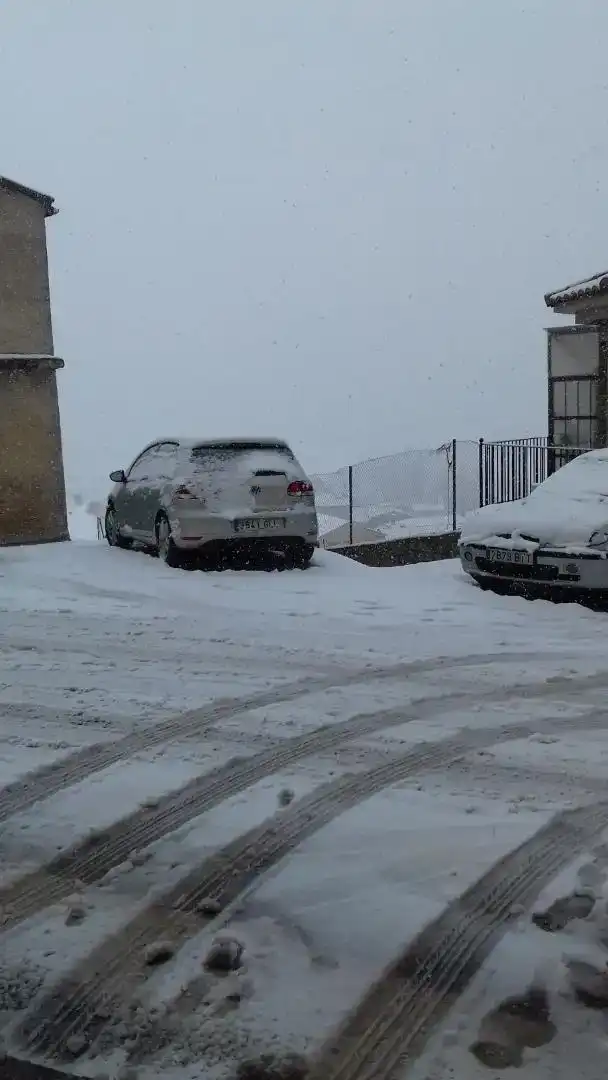 Aparcament de Dúplex en venda en Salvacañete amb Moblat, Forn i Rentadora
