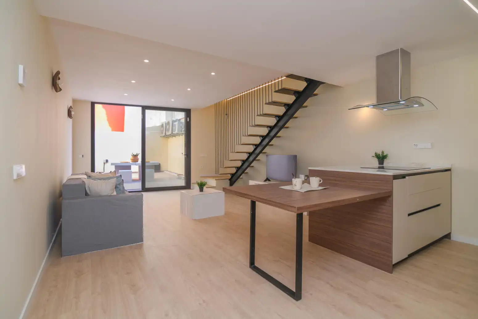 Casa aparellada en venda a Sant Boi de Llobregat - CL VERMELL
