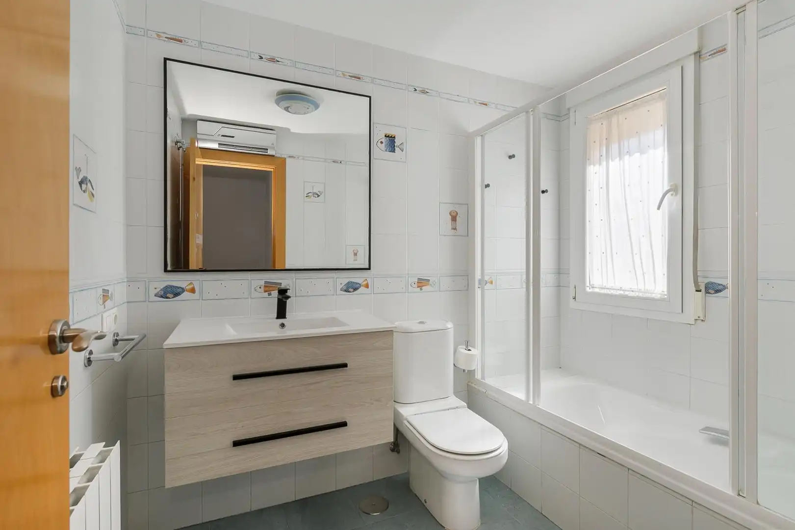 Baño de Casa o chalet en venta en La Zubia con Calefacción, Jardín privado y Terraza