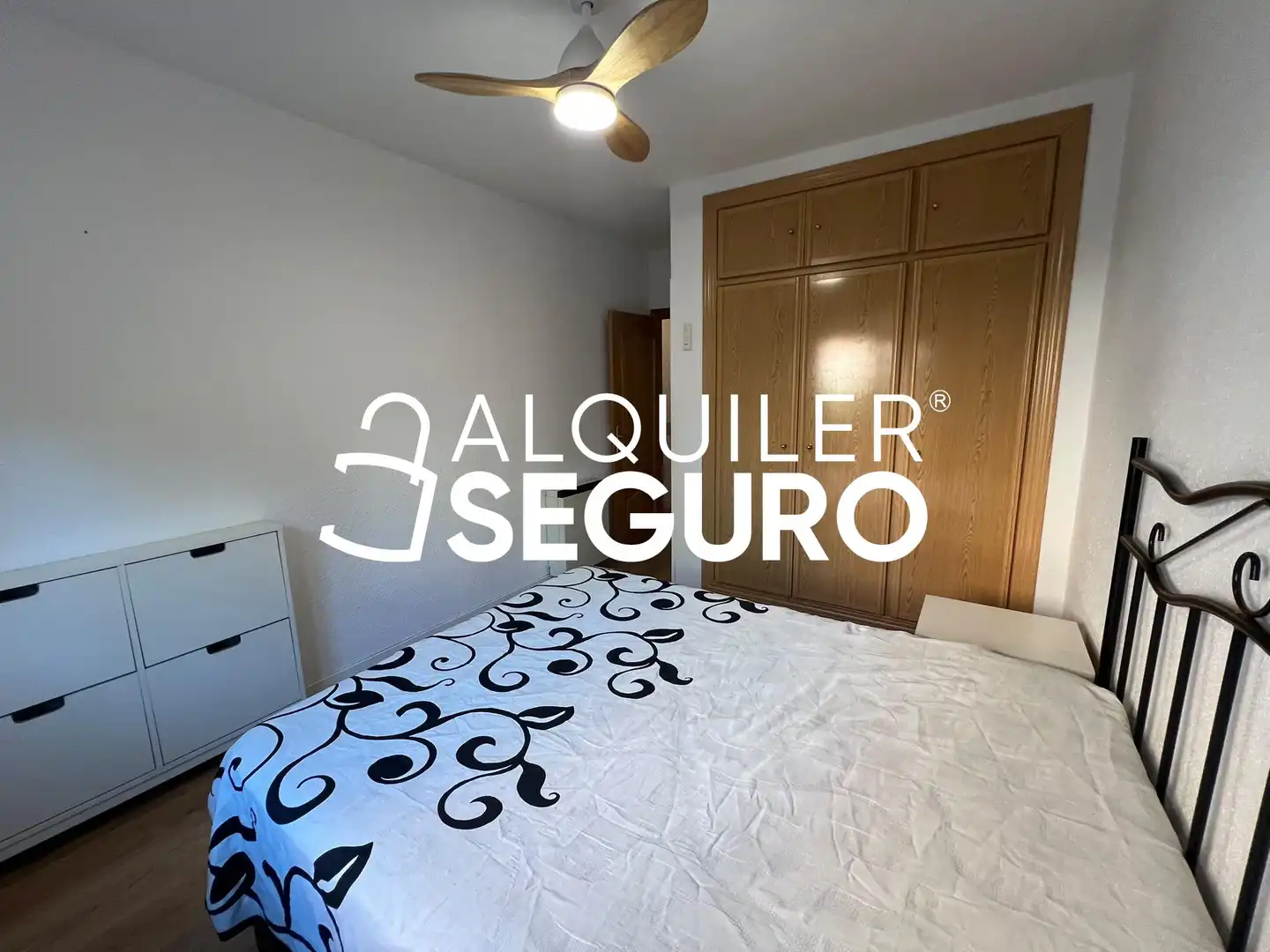 Habitación de Piso de alquiler en Madrid con Calefacción y Amueblado