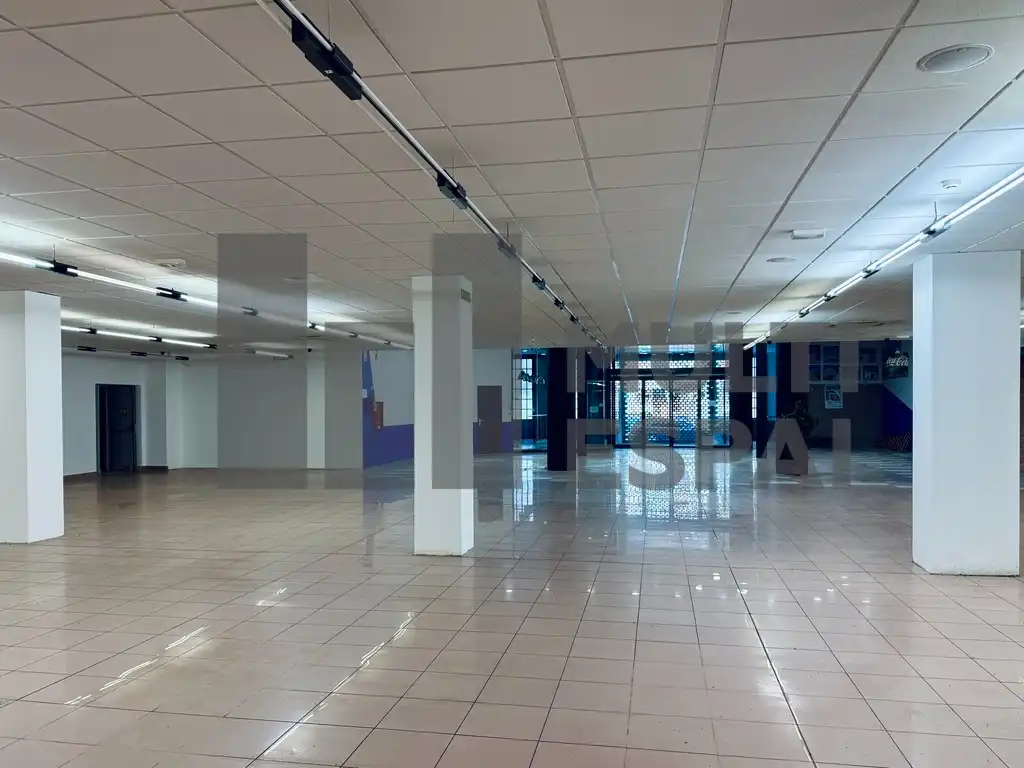 Locale commerciale in affitto a Mollerussa