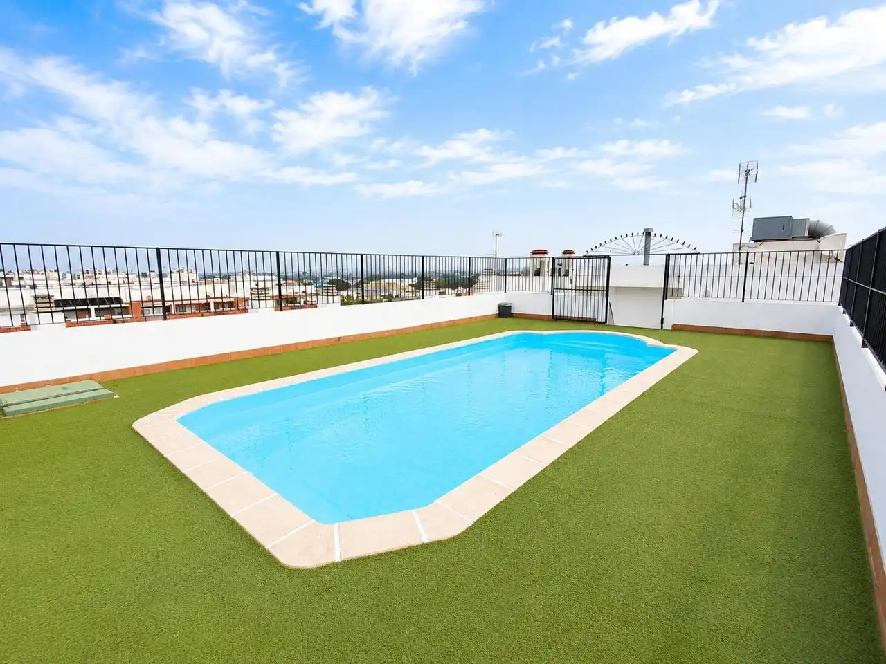 Piscina de Piso en venta en Almoradí con Balcón y Piscina comunitaria