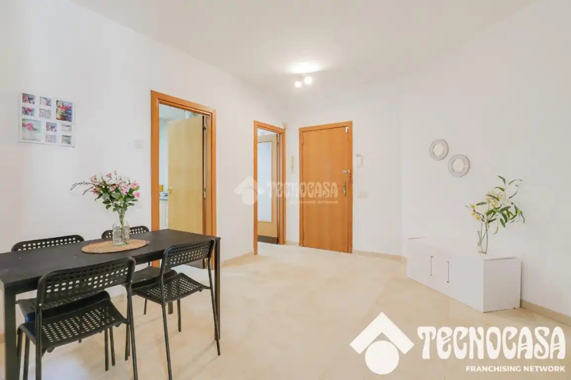 Schlafzimmer von Wohnung zum Verkauf in Barcelona mit Klimaanlage und Balkon