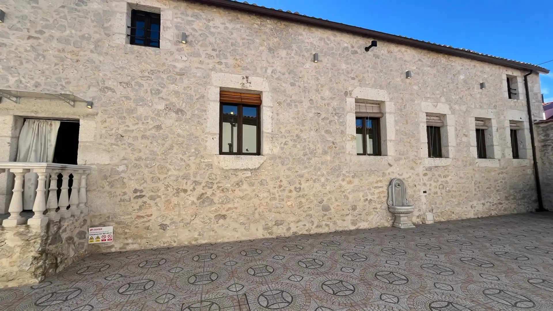 Vista exterior de Casa o chalet en venta en La Parrilla  con Calefacción, Amueblado y Alarma