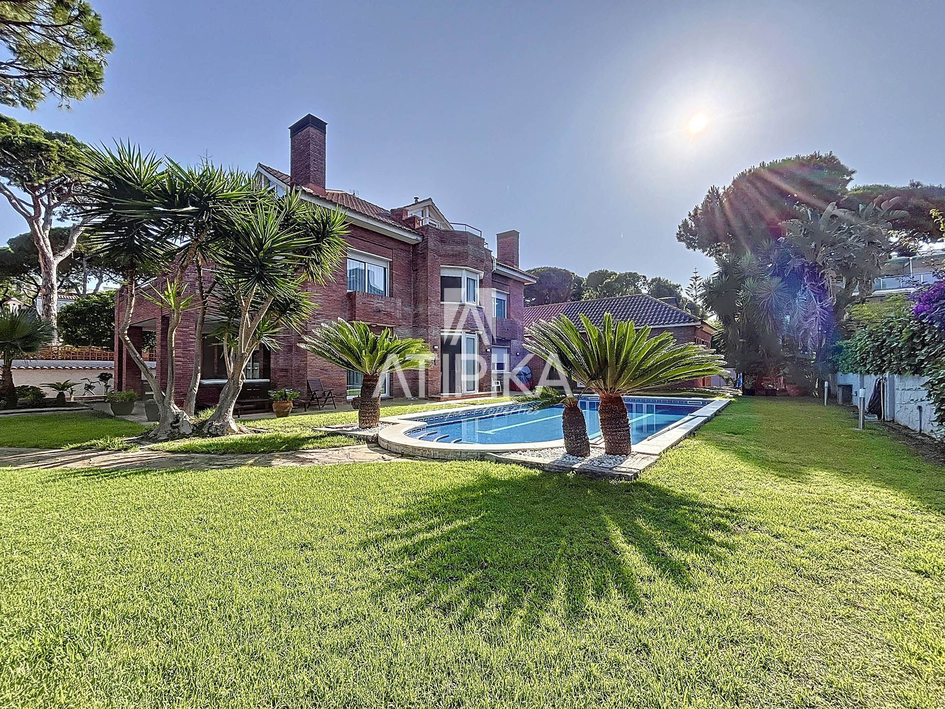 Jardí de Casa o xalet de lloguer en Castelldefels amb Aire condicionat, Calefacció i Piscina