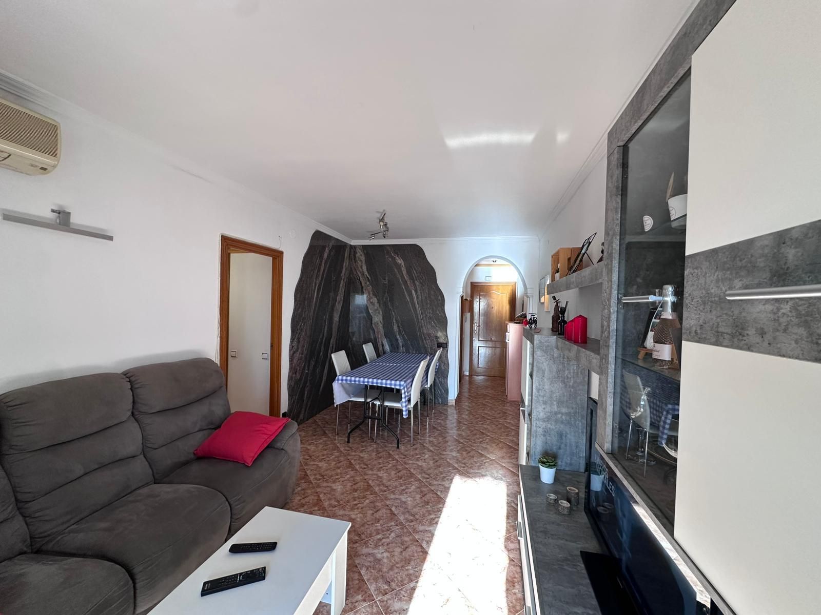 Sala d'estar de Pis en venda en L'Hospitalet de Llobregat amb Balcó