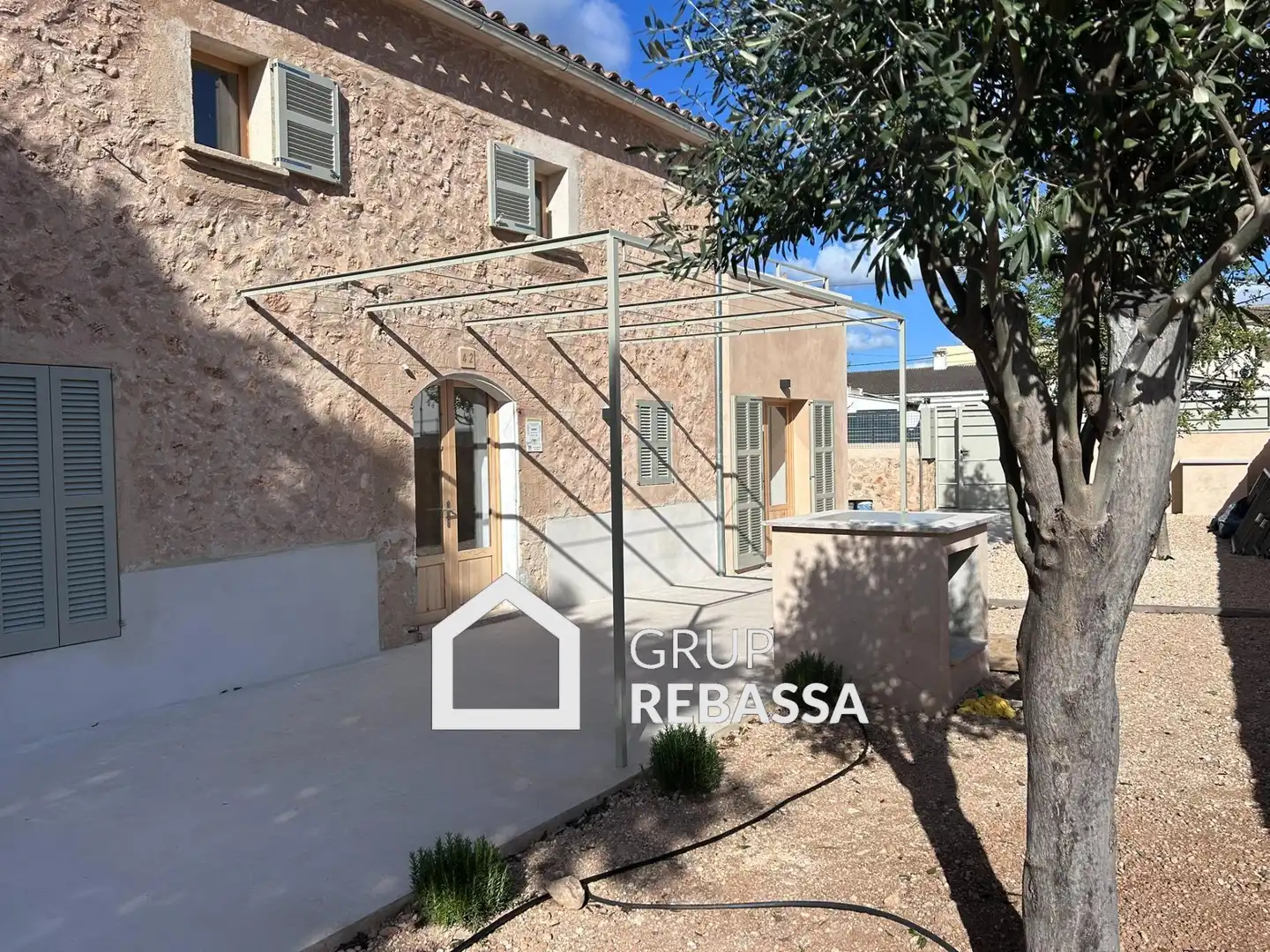 Vista exterior de Casa o xalet en venda en Marratxí amb Aire condicionat, Jardí privat i Terrassa