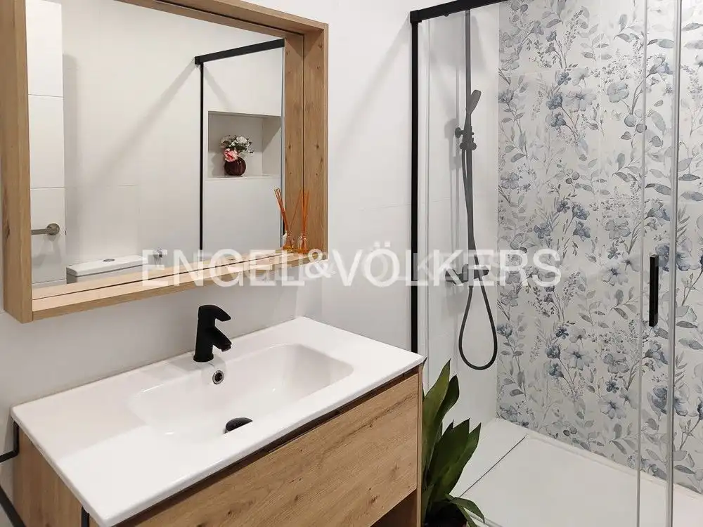 Bathroom of Houses for rent in Alfafar  with Air Conditioner, Heating and Private garden