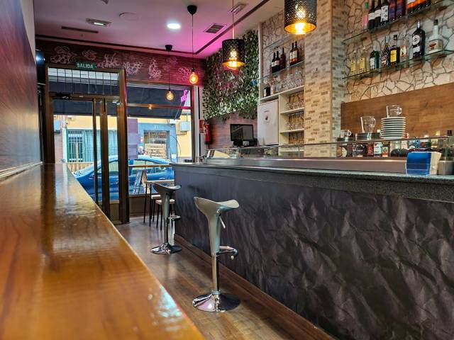 Local comercial en Alquiler en Calle San Lázaro, 24 en La Victoria - Puente Jardín