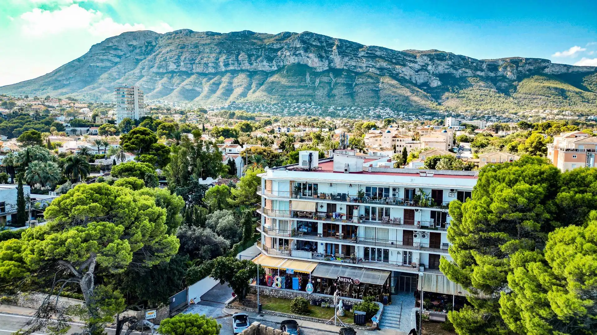 Vista exterior de Local en traspaso en Dénia con Aire acondicionado y Amueblado