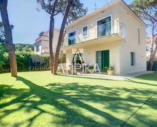 Jardí de Casa o xalet de lloguer en Castelldefels amb Aire condicionat, Calefacció i Terrassa