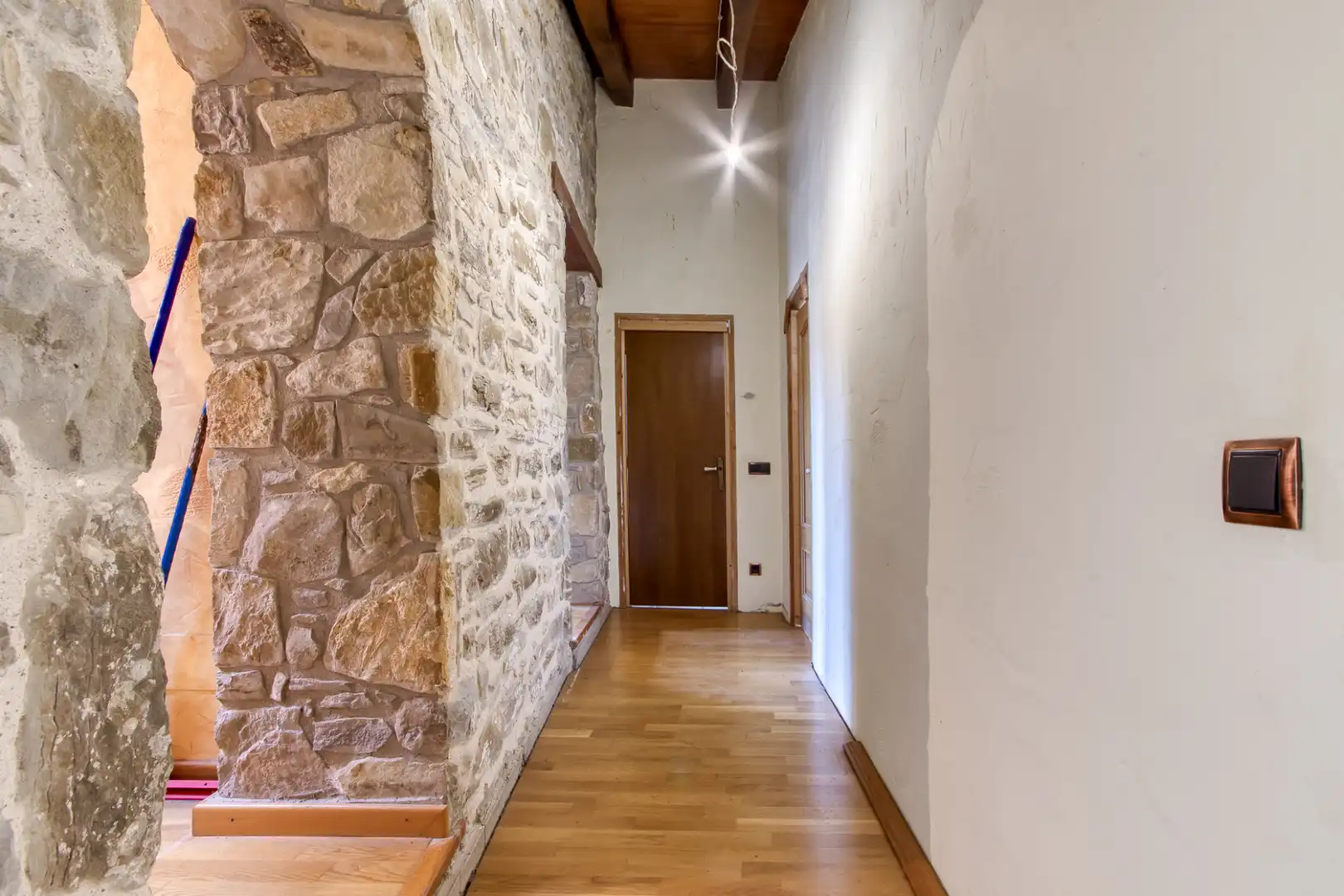Country house zum Verkauf in Sant Joan Les Fonts mit Klimaanlage, Heizung und Privatgarten
