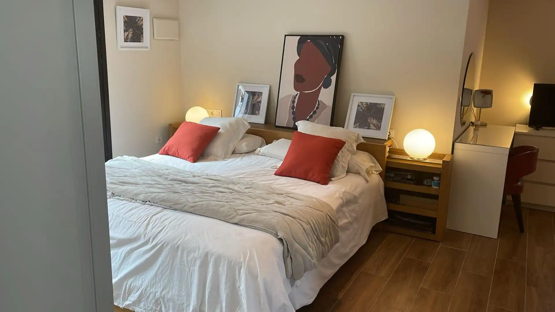 Schlafzimmer von Haus oder Chalet zum Verkauf in Algeciras mit Klimaanlage, Heizung und Privatgarten