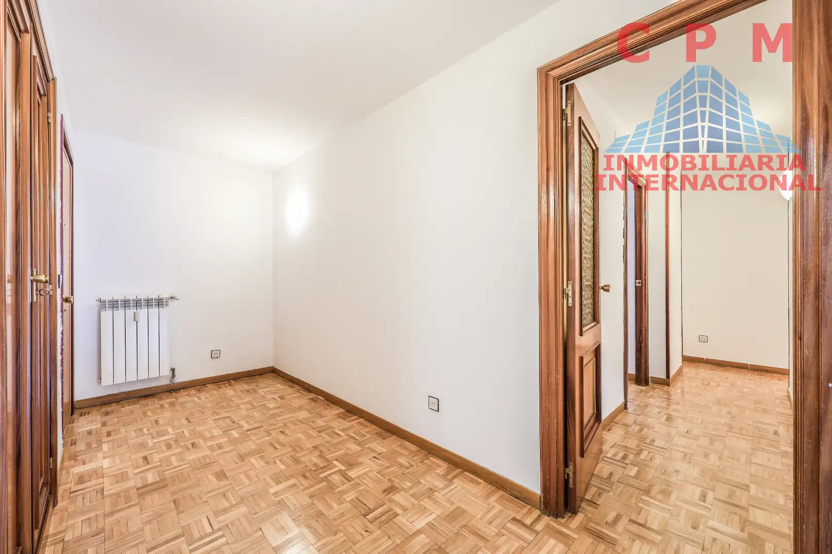 Bedroom of Flat for rent in Fuencarral - El Pardo
