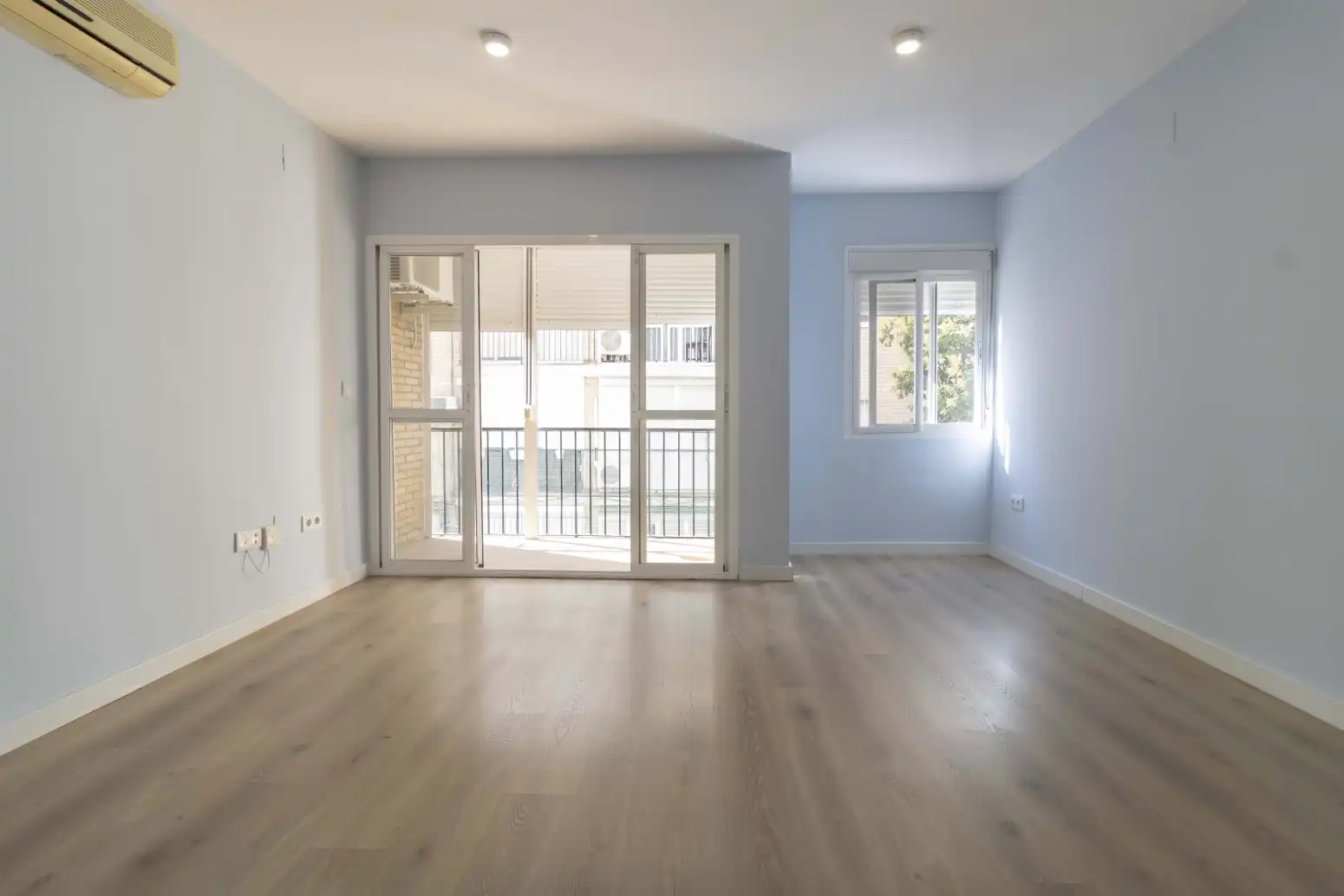 Bedroom of Flat for sale in Sevilla  with Terrace