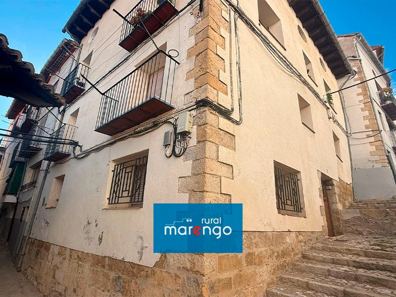 Vista exterior de Dúplex en venta en Morella con Calefacción, Amueblado y Balcón
