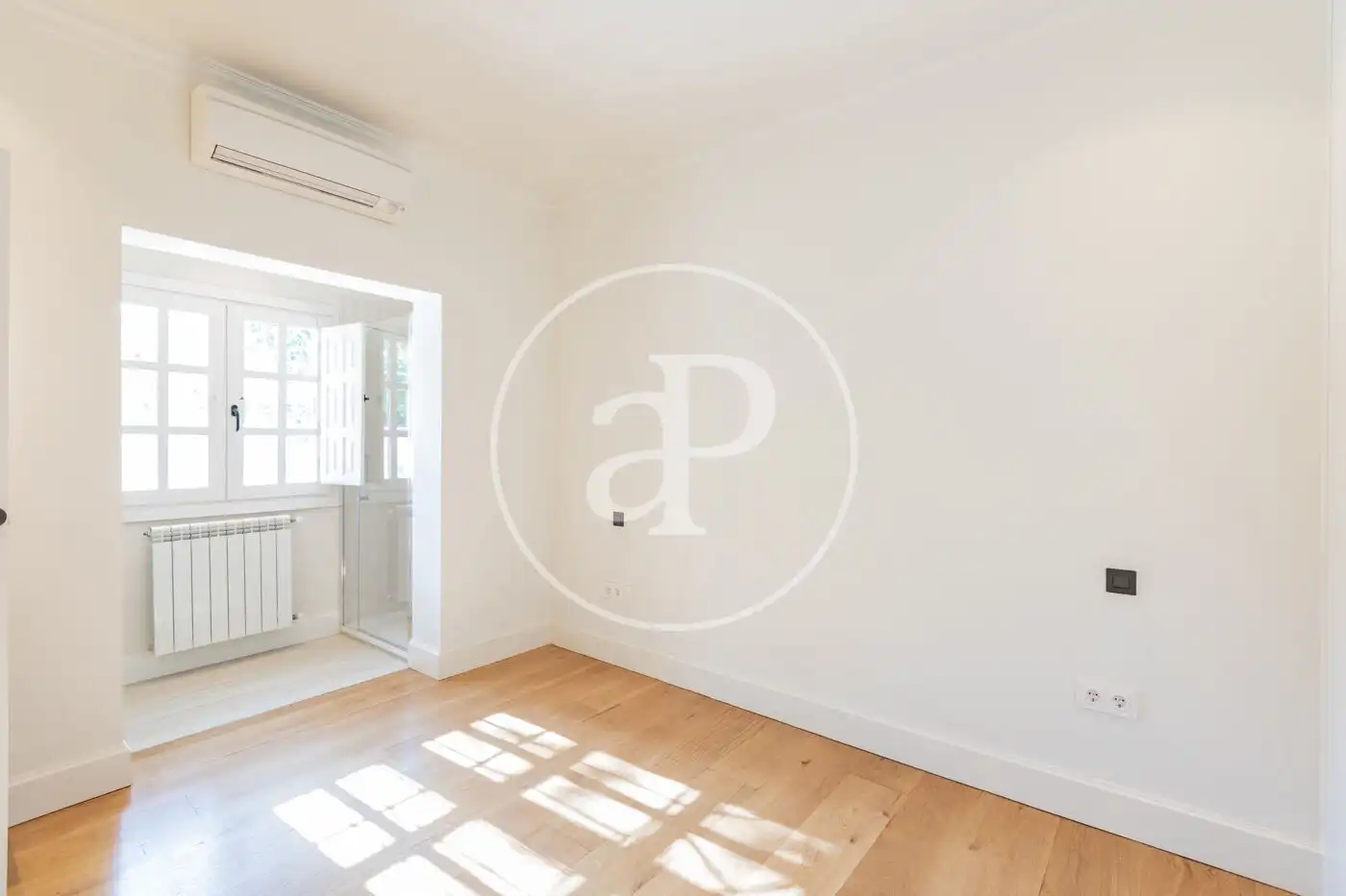 Bedroom of Houses for rent in Madrid  with Air Conditioner, Heating and Private garden