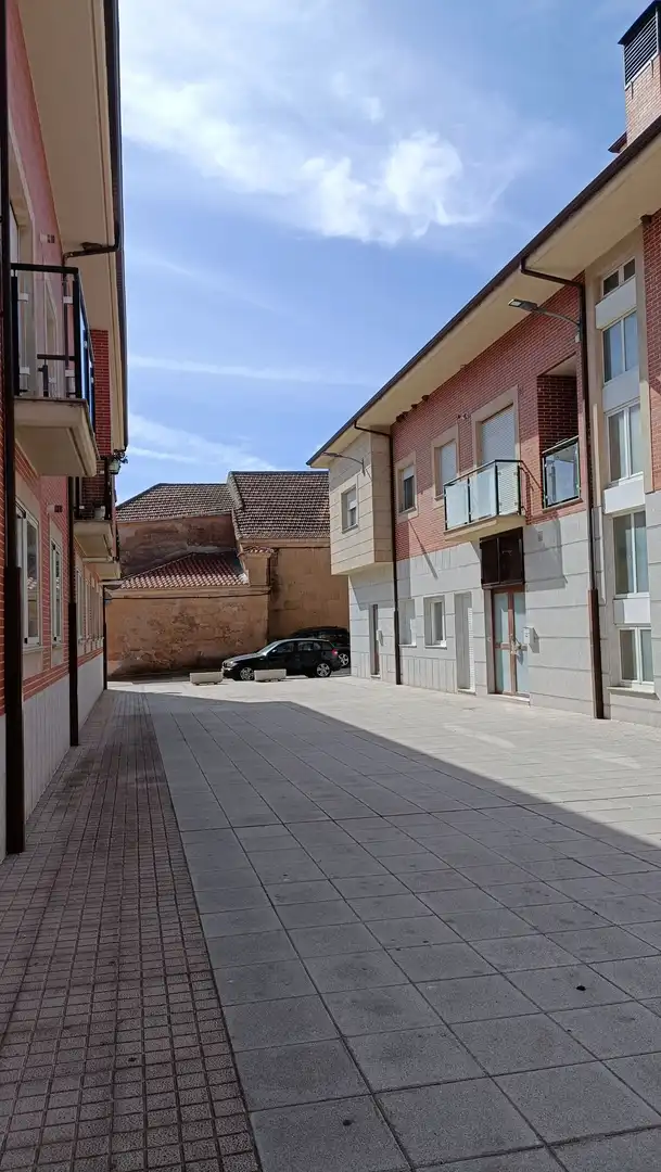 Vista exterior de Piso en venta en Moriscos con Calefacción, Terraza y Trastero