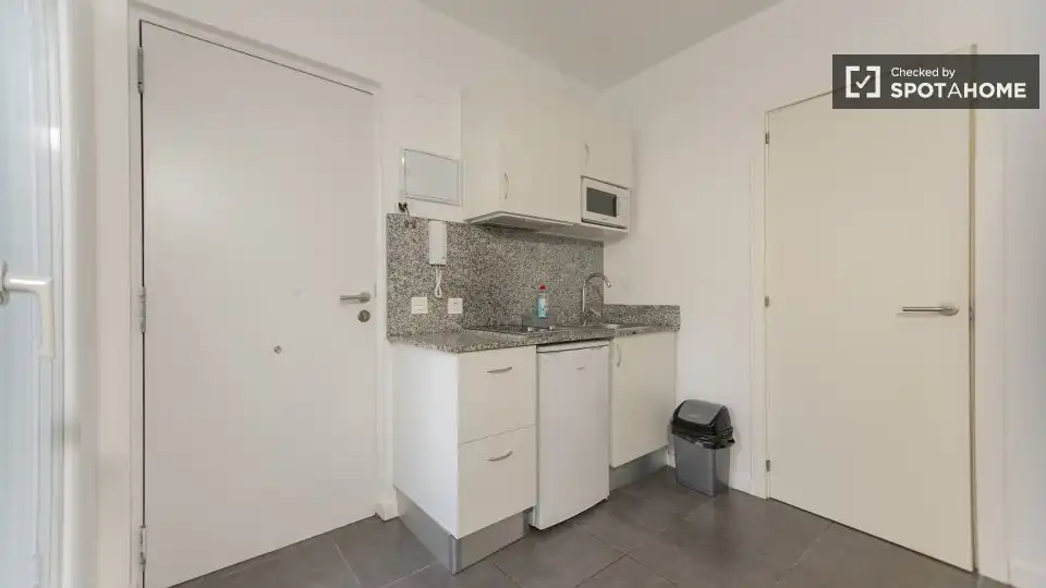 Cocina de Piso de alquiler en Valencia con Aire acondicionado, Calefacción y Amueblado