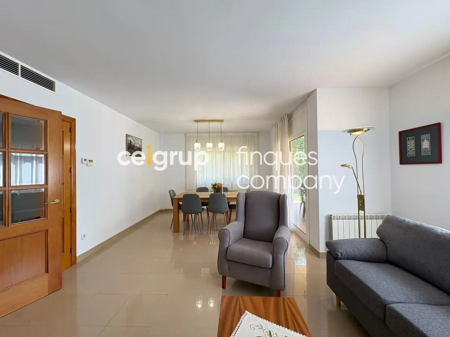 Sala de estar de Casa o chalet de alquiler en Girona con Calefacción, Terraza y Piscina
