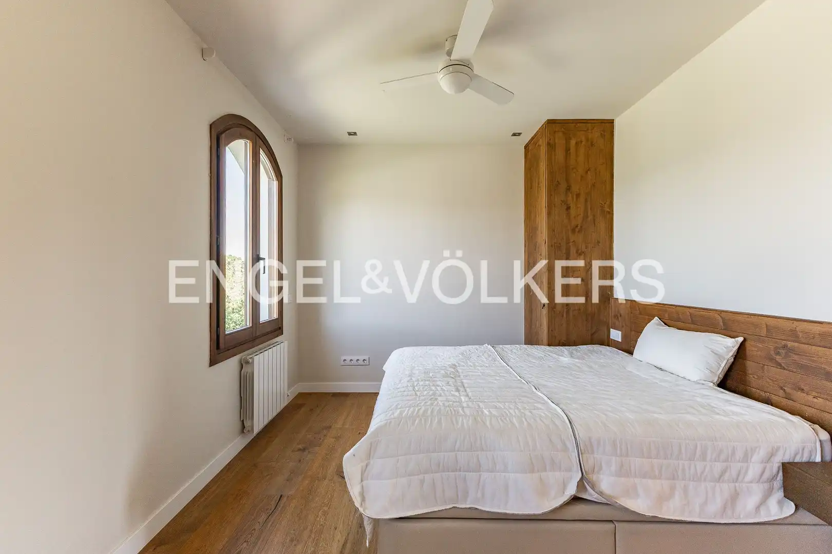 Schlafzimmer von Haus oder Chalet zum Verkauf in La Vall d'en Bas mit Heizung und Privatgarten