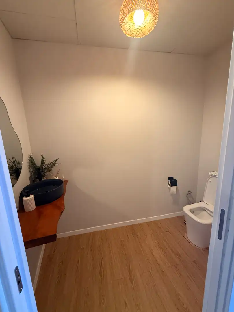 Baño de Local en traspaso en Mataró con Aire acondicionado, Parquet y Amueblado