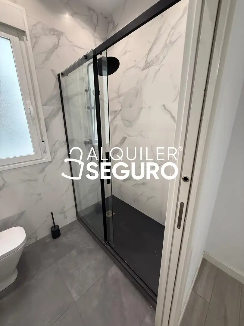 Baño de Estudio de alquiler en Madrid con Aire acondicionado y Calefacción