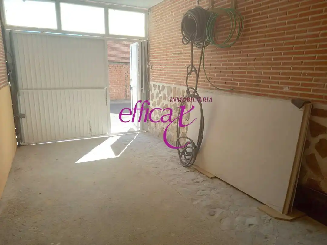 Casa adosada en venda a Santa Olalla