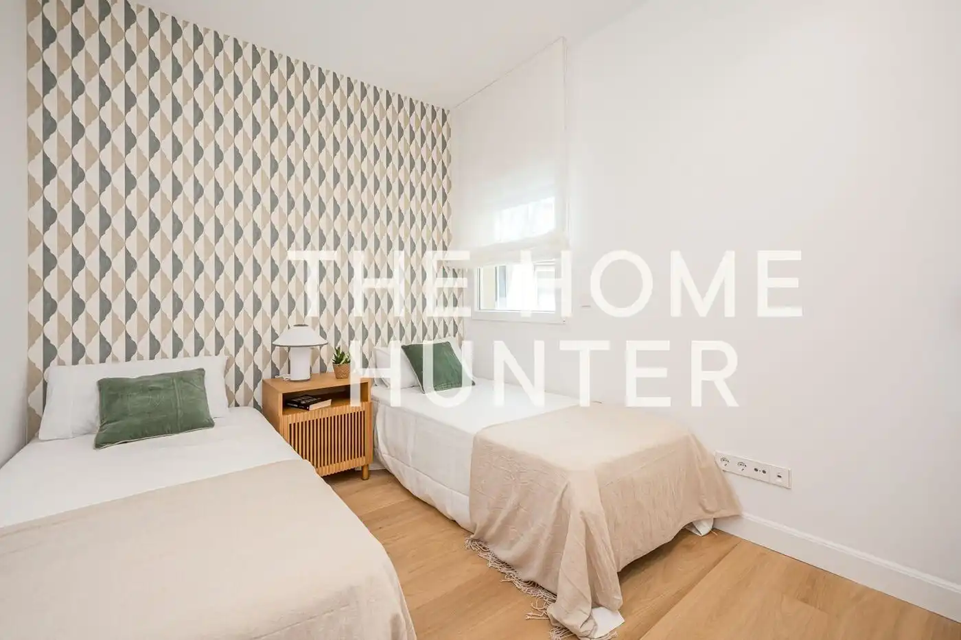 Bedroom of Flat for sale in Madrid  with Air Conditioner, Heating and Furnished