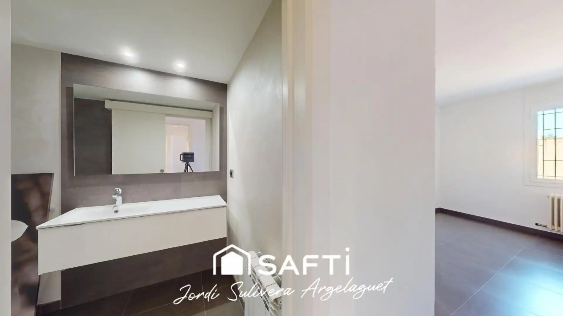 Baño de Piso en venta en Girona con Aire acondicionado, Calefacción y Terraza