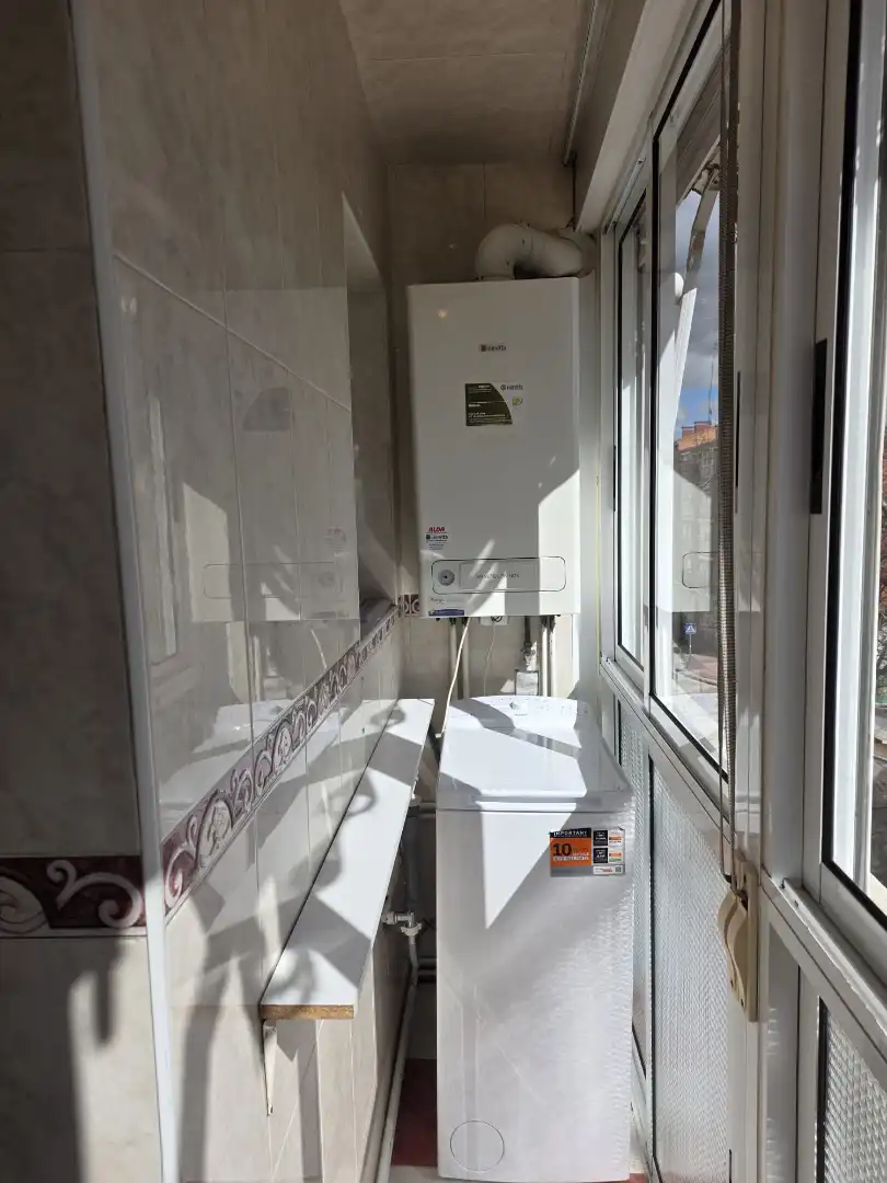 Bathroom of Flat for sale in Valladolid  with Heating, Terrace and Oven