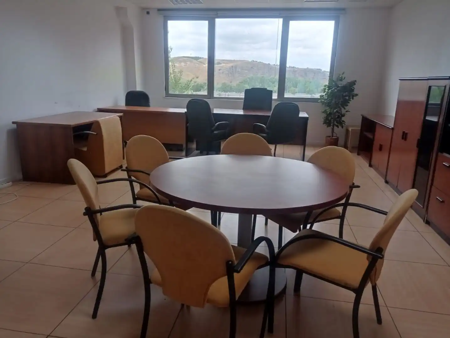 Oficina de lloguer a Calle Mariano Barbacid 5