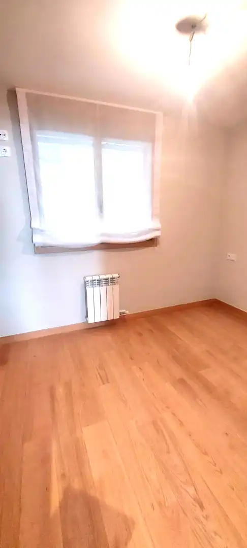 Habitación de Piso de alquiler en Vigo  con Calefacción, Parquet y Trastero